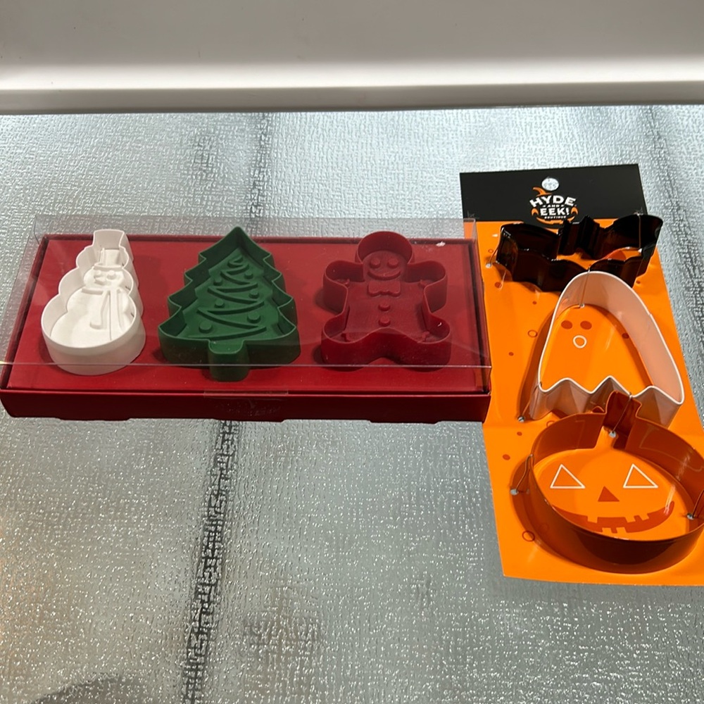 Brand New 6pc Holiday Cookie Cutters
